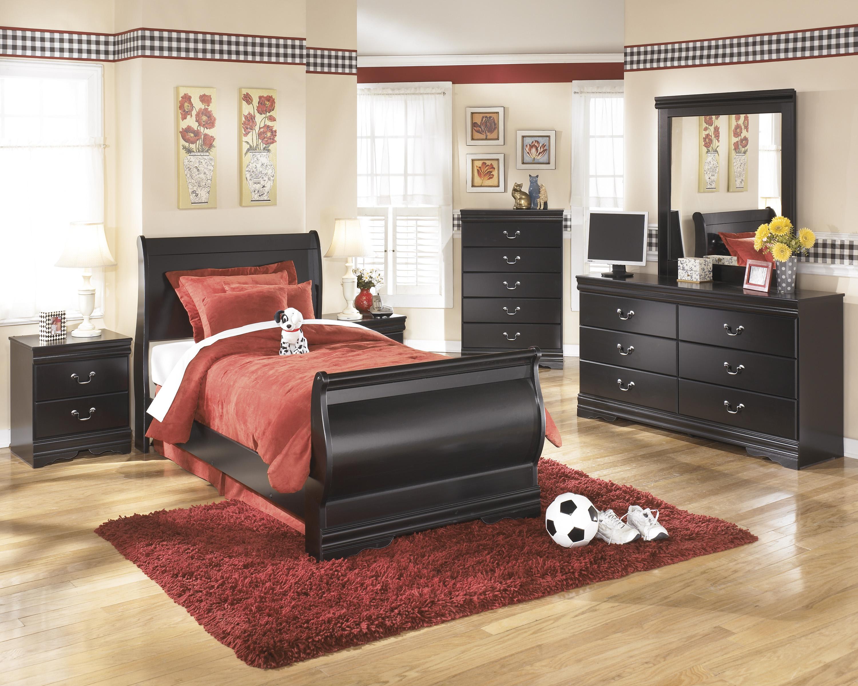 Signature Design by Ashley Huey Vineyard B128-92x1+B128-46x1